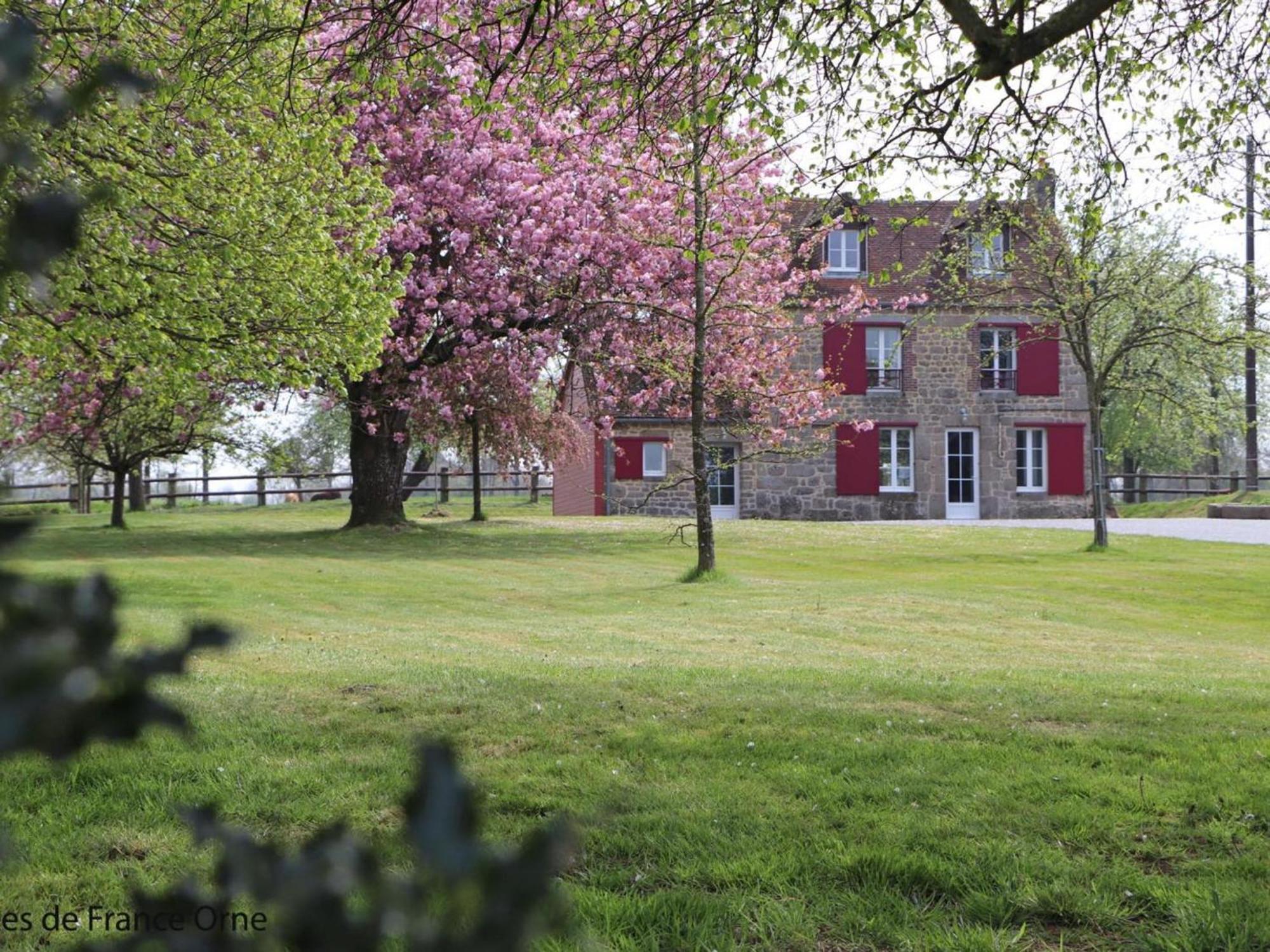 Maison Normande Renovee Avec Grand Jardin, Ideale Pour Famille, Proche Lac Et Randonnees - Fr-1-497-143 Menil-Gondouin 외부 사진